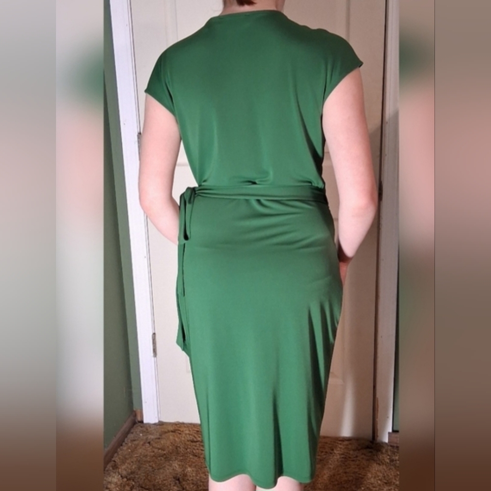 Lark & Ro Asymmetrical Green Dress - Picture 3 of 6